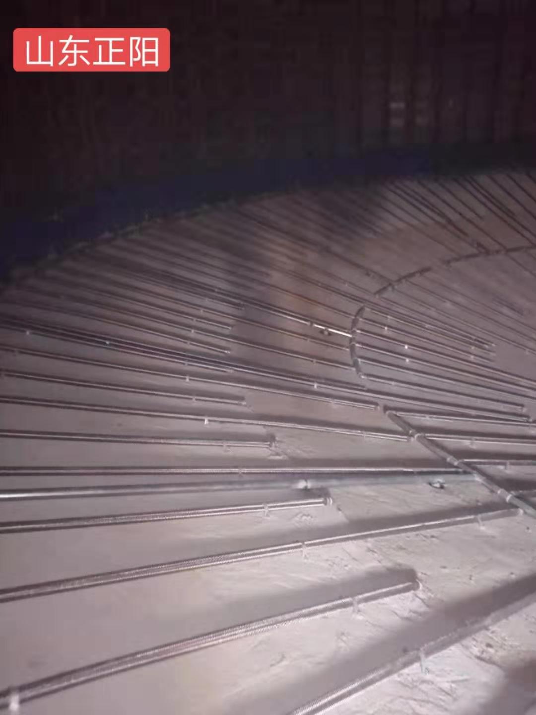 鹰手营子矿流化棒